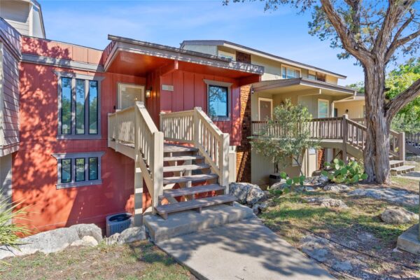 111 Comanche Pt, Point Venture