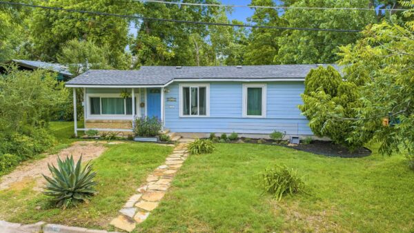 912 E 55th 1/2 St, Austin