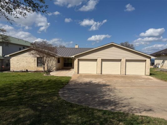 209 Senisa Dr, Buchanan Dam