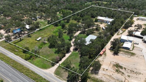 1045 W SH 71 Hwy, Bastrop