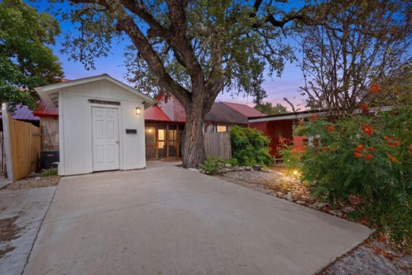 84 Shady Bluff Dr, Wimberley