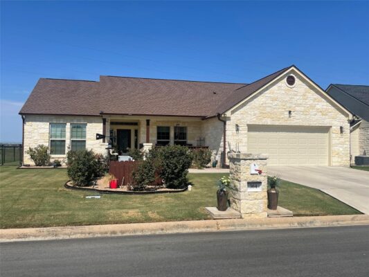 364 Firestone Dr, Meadowlakes