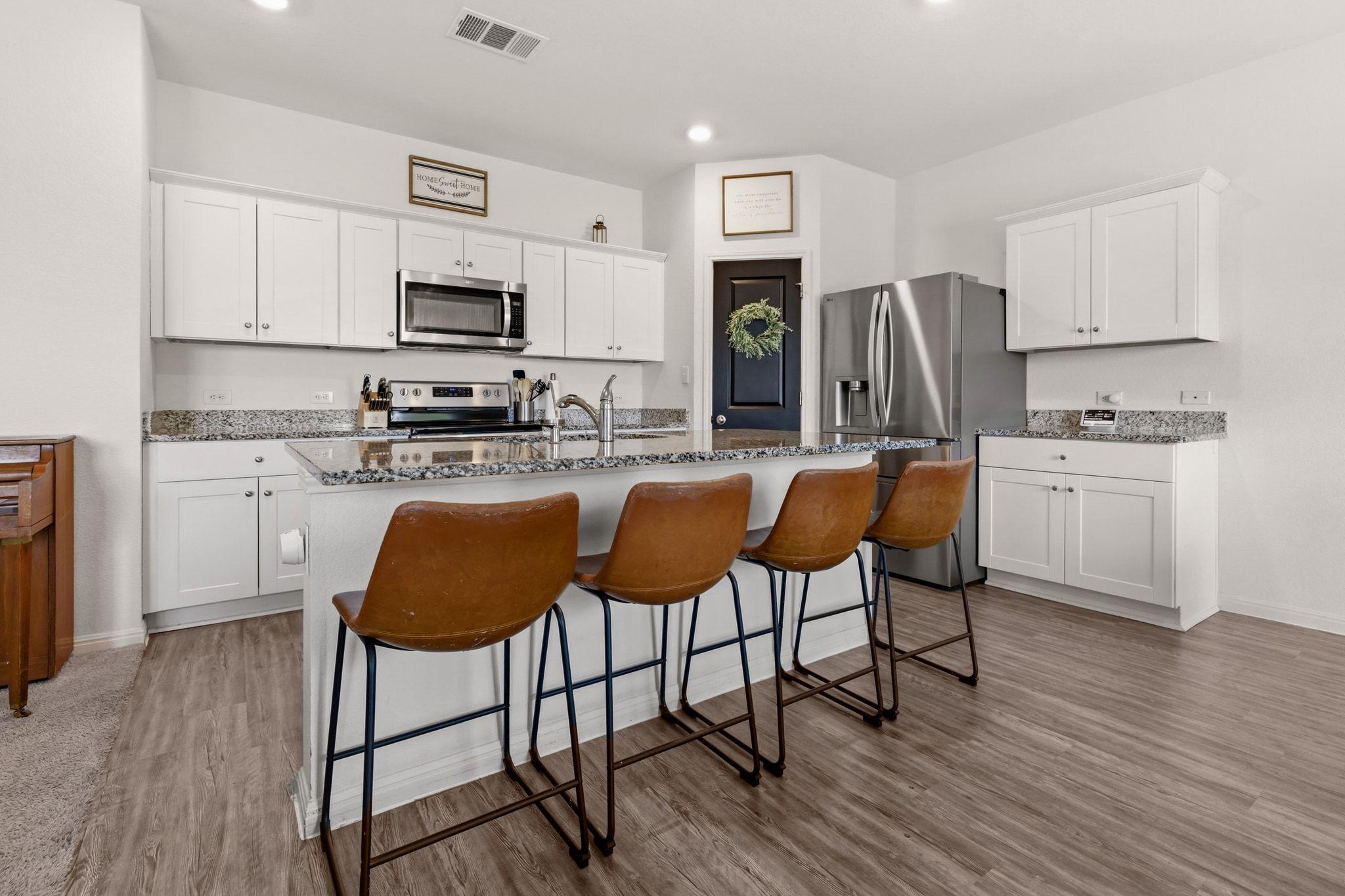 212 Wonderful Life Way, Jarrell, TX 76537