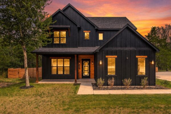 587 W Keanahalululu Ln, Bastrop