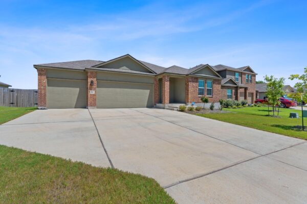 656 Silver Springs Bnd, Kyle