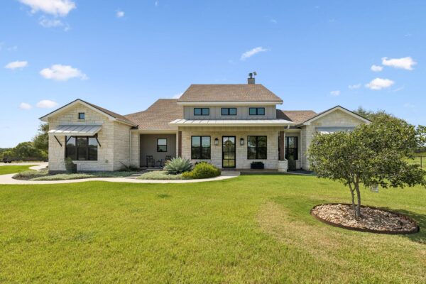 111 Marissa Cir, Burnet