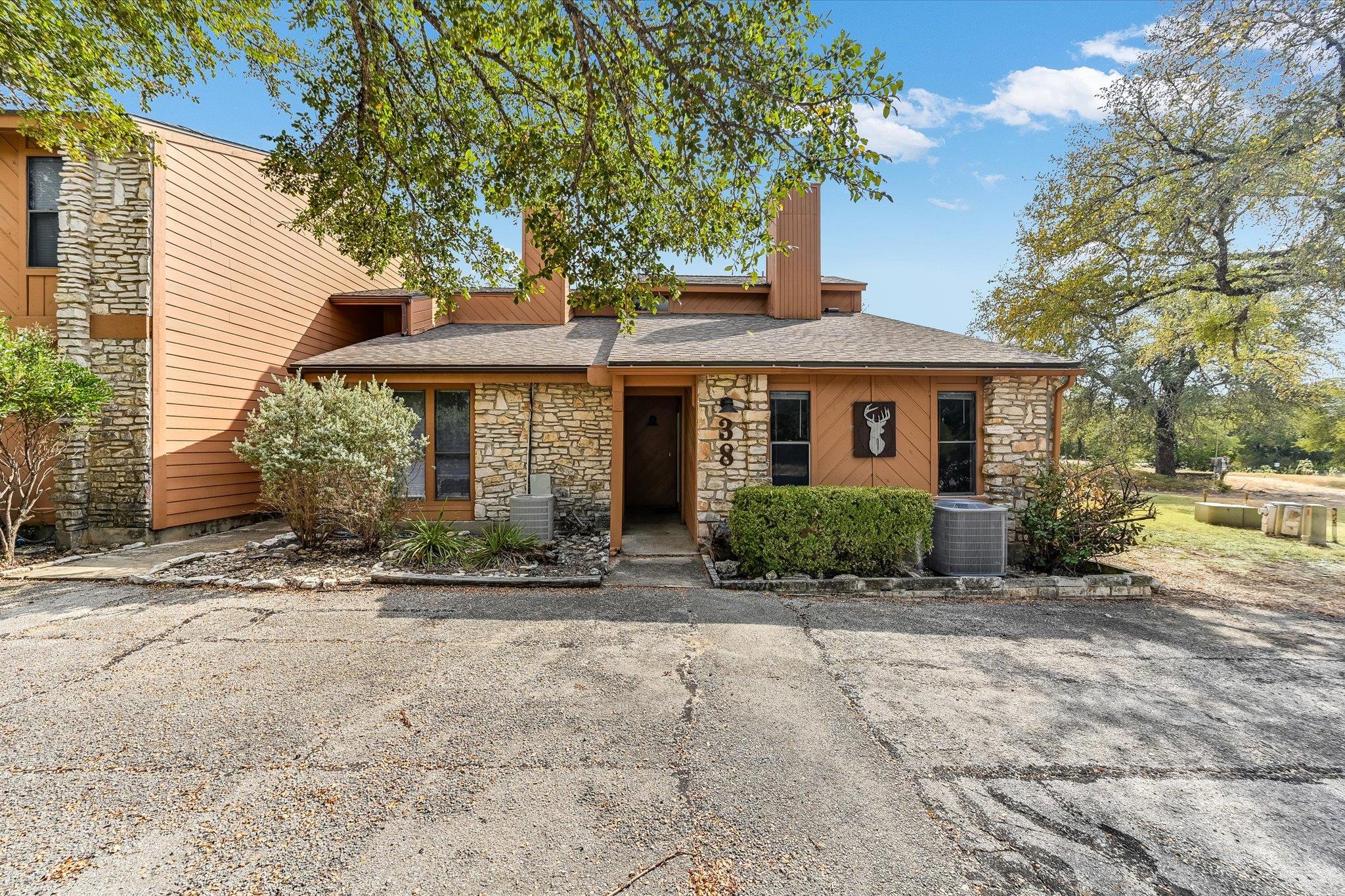 39 Cypress Fairway Vlg, Wimberley, TX 78676