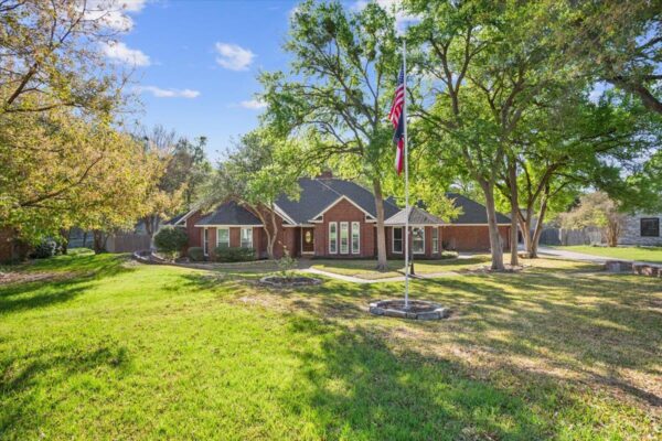 2422 Smith Bluff Rd, Salado