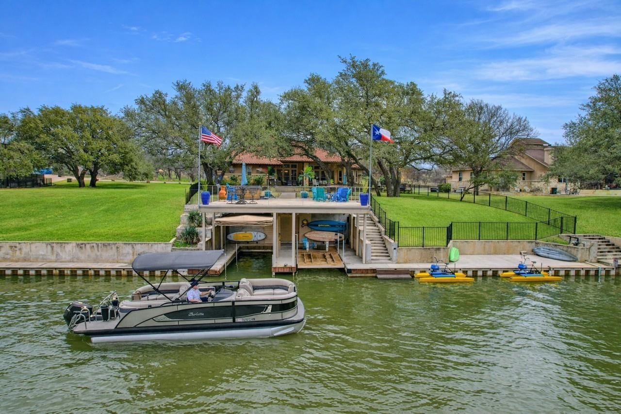 178 Sleepy Oaks Dr, Kingsland, TX 78639