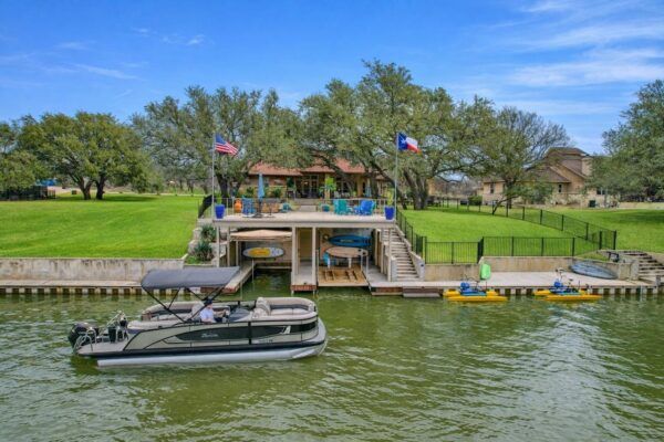 178 Sleepy Oaks Dr, Kingsland