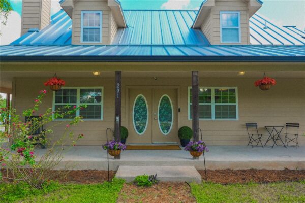 201 E Eggleston St, Manor