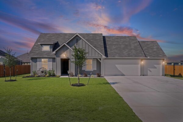 600 Davis Mountain Dr, Lockhart