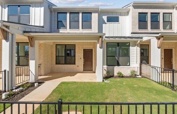 1280 E Main St #602, Round Rock