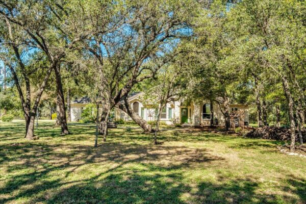 111 N Showhorse Dr, Liberty Hill