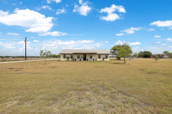 851 County Road 454 Rd, Taylor