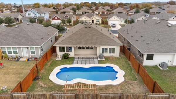 111 Crooked Trl, Bastrop