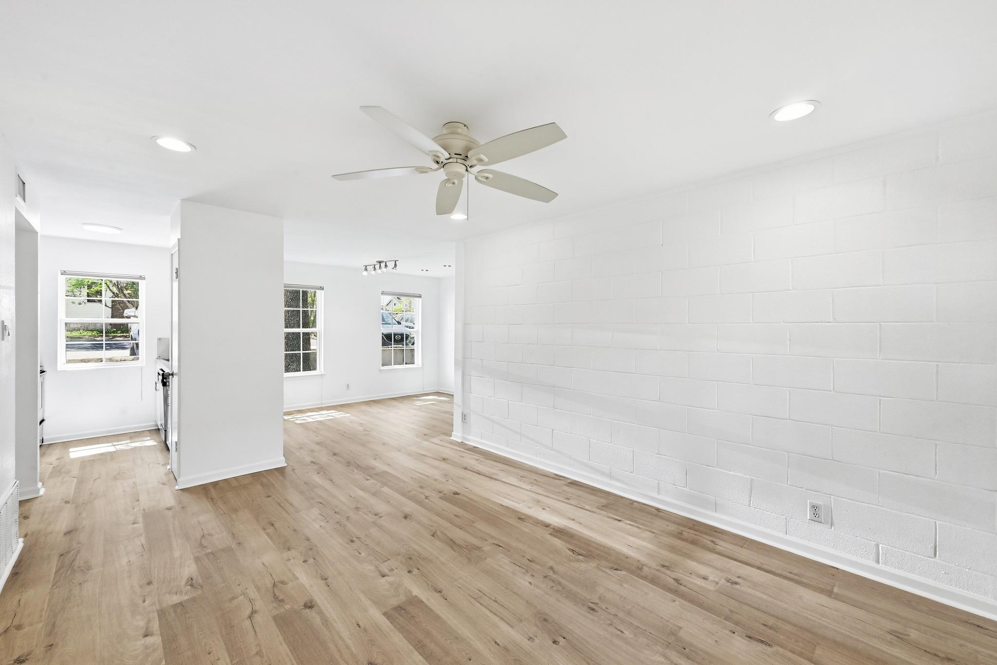 300 Crockett St #116, Austin