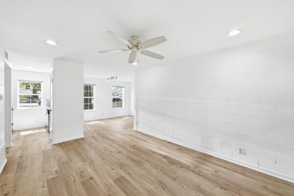 300 Crockett St #116, Austin