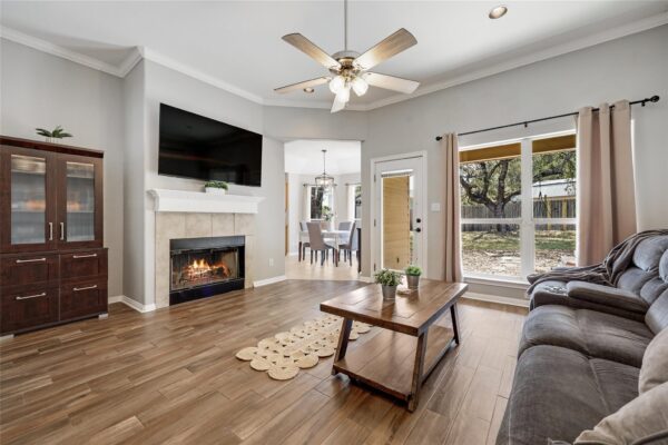 8313 Timber Trl, Lago Vista