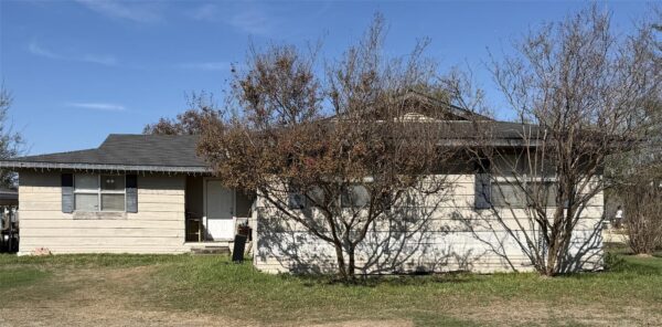 1046 State Highway 21 W Hwy, Cedar Creek