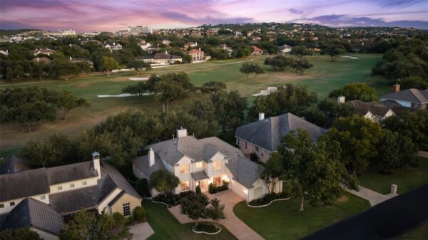 34 Tiburon Dr, The Hills