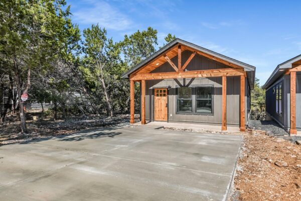122 SHADY BLUFF Dr, Wimberley