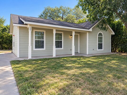 601 Cottonwood St, Lockhart