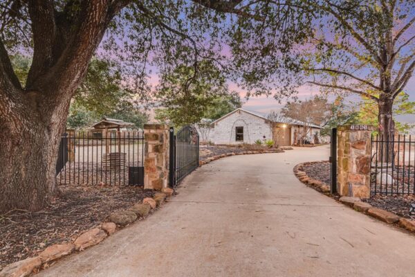 1005 Colorado St, Smithville
