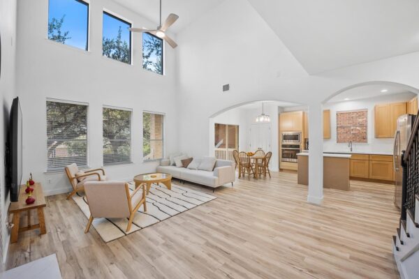 313 El Socorro Ln, Austin