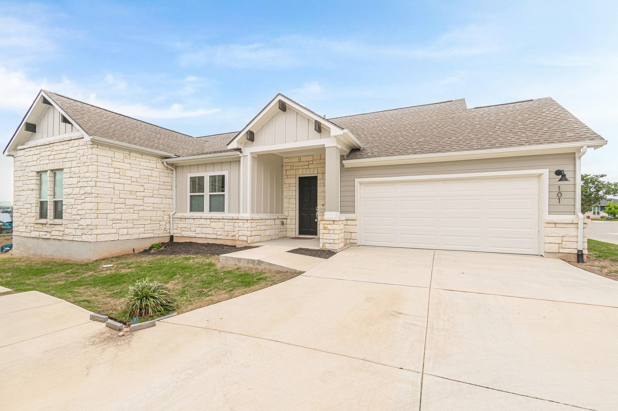 404 Eagle Dr #101, San Marcos, TX 78666