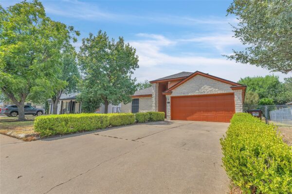 1902 Hollow Tree Blvd, Round Rock