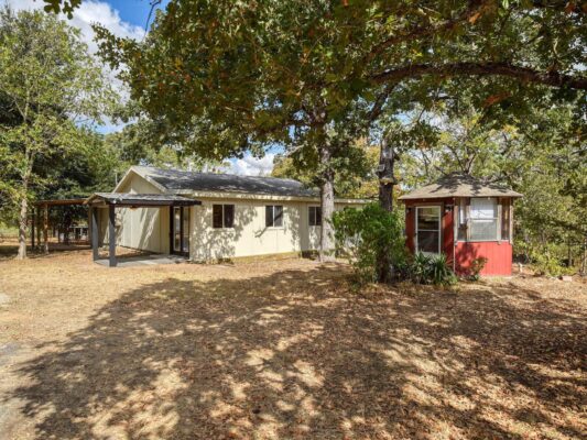 176 Lacy Dr, Elgin