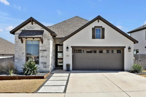 378 Carpenter Hill Dr, Buda