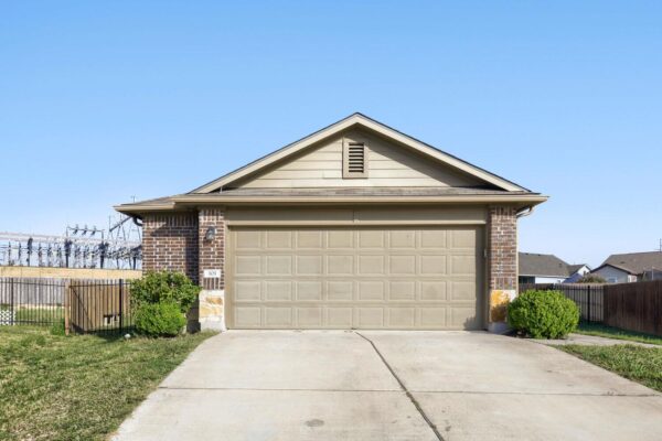 101 Blue Sage Dr, Leander