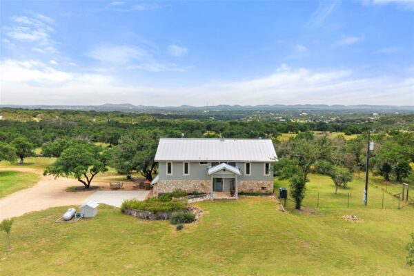 143 Oak Ln, Johnson City
