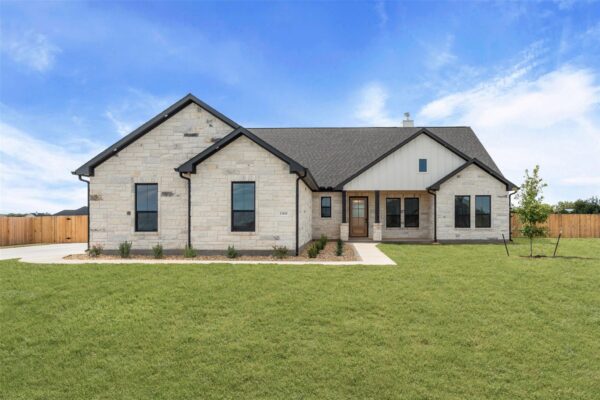 11042 Eagle Walk Blvd, Salado