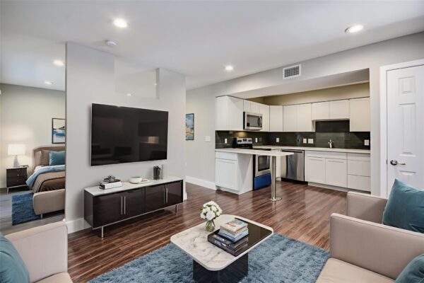 935 La Posada Dr #142, Austin