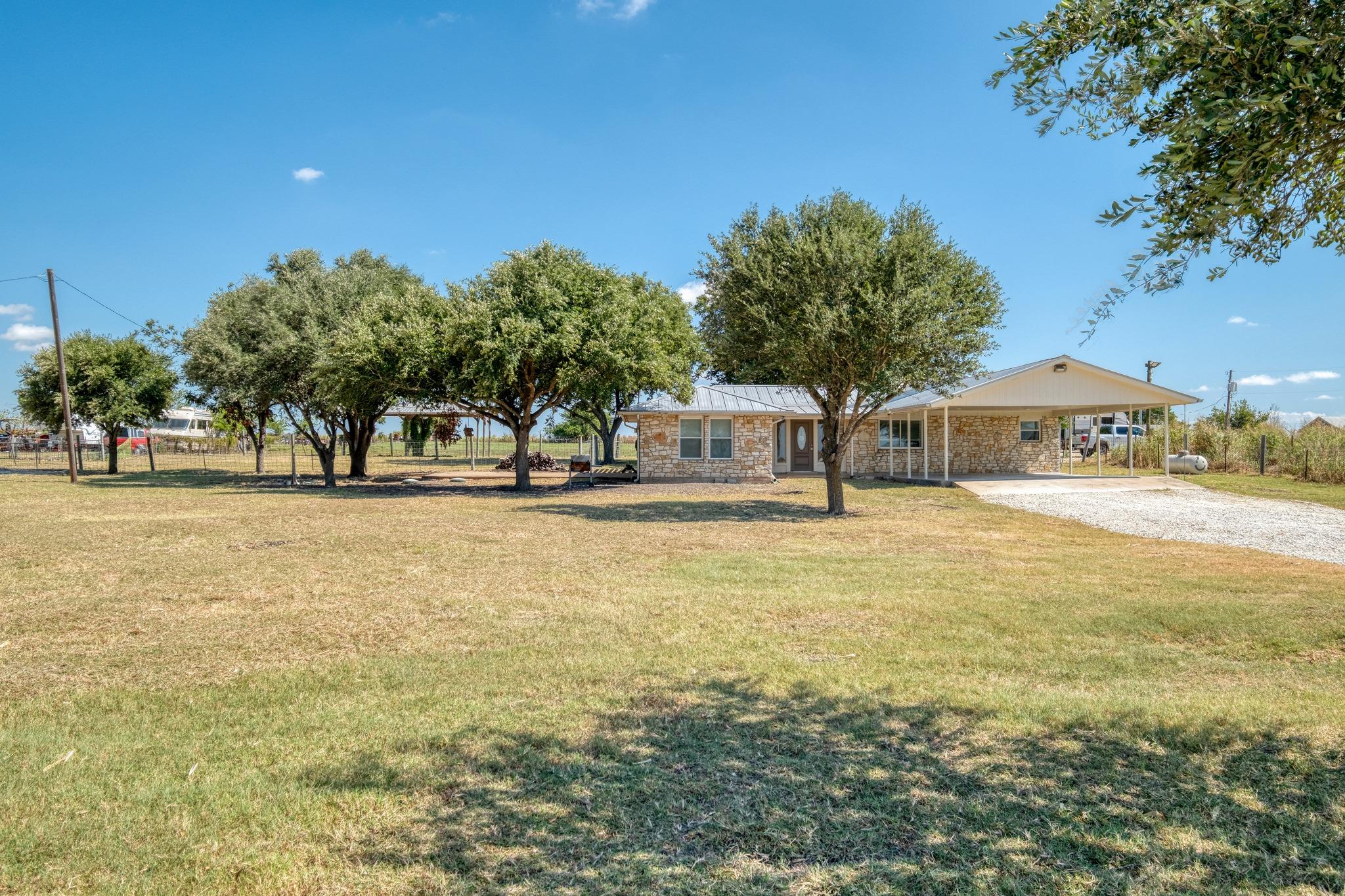 20960 Cameron Rd, Coupland, TX 78615