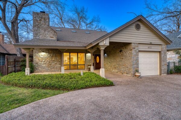 402 Meadowlakes Dr, Meadowlakes