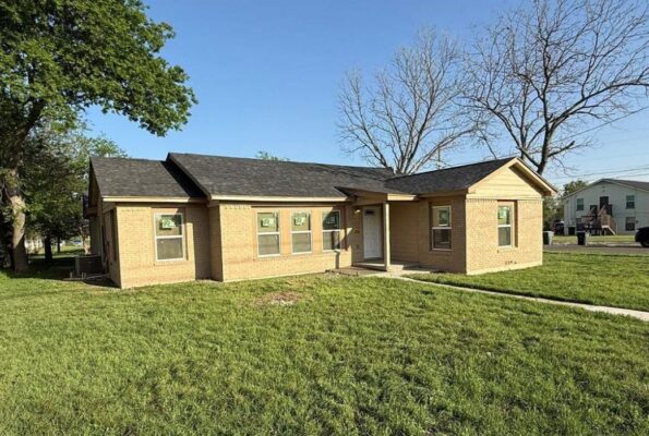 1300 N 2nd St, Killeen