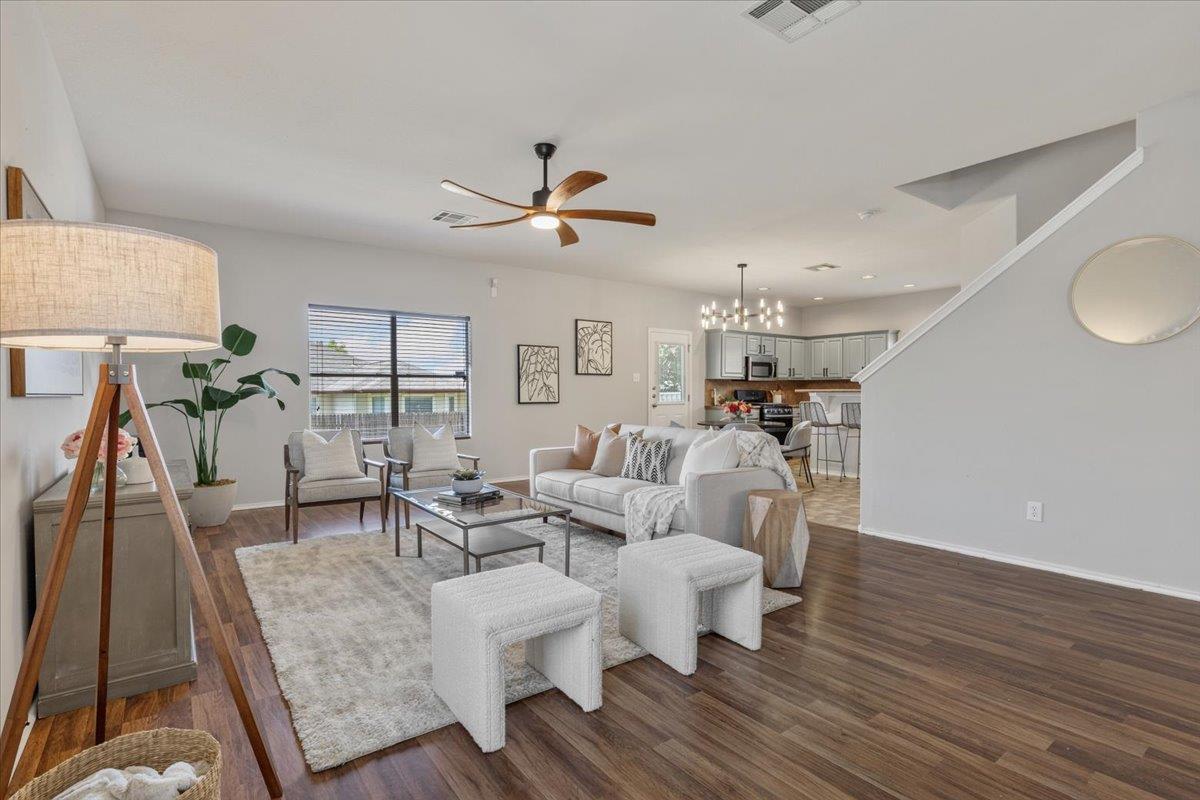 513 Friendship Cv, Leander, TX 78641