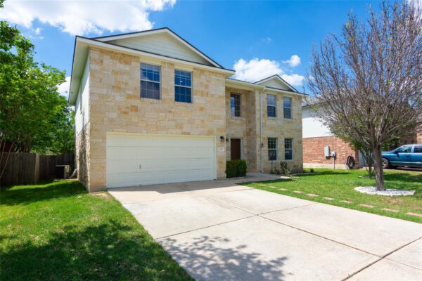 223 Herrera Trl, Hutto