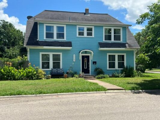215 W 7th St, Taylor