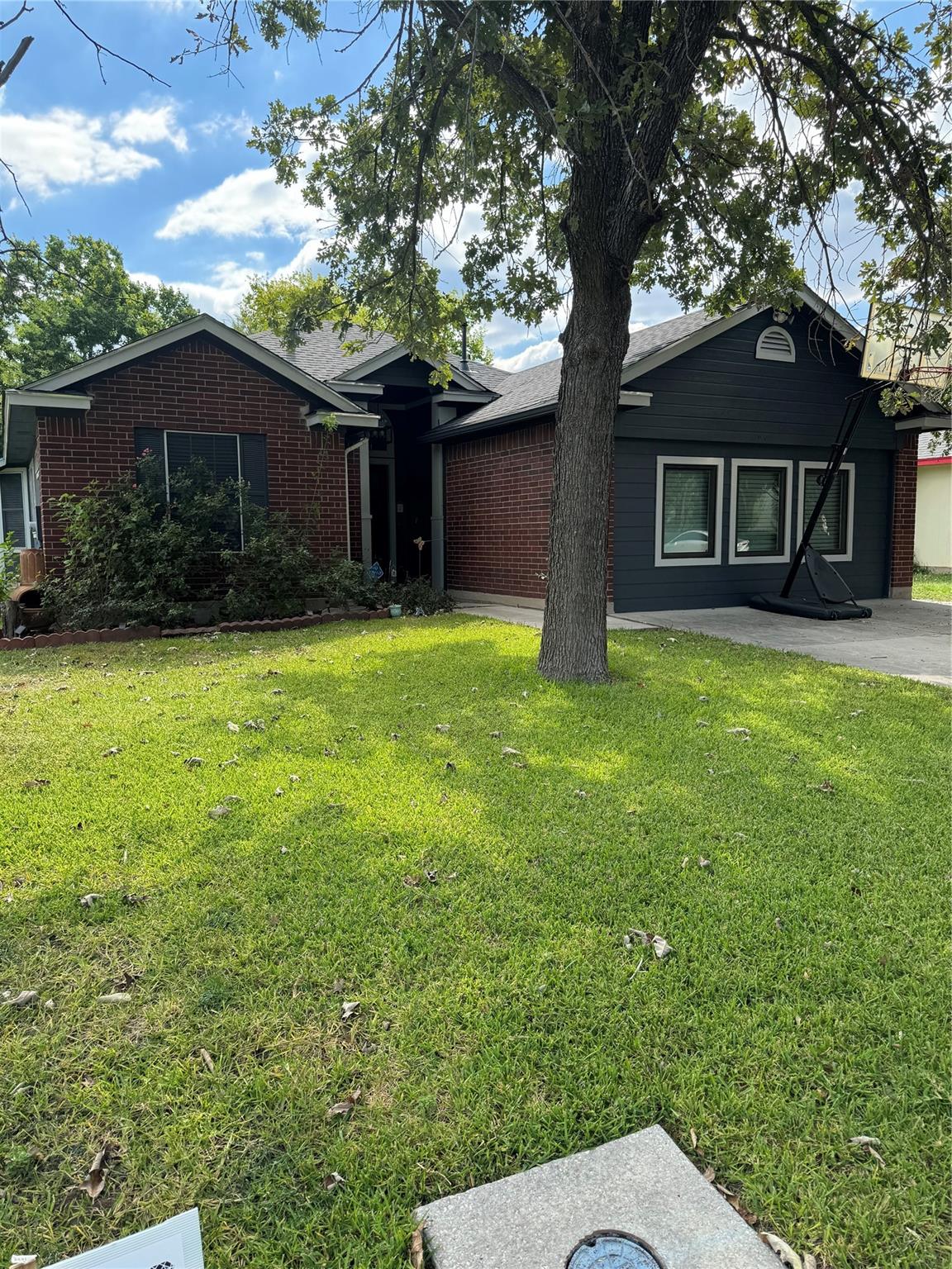291 Brian Ln, Kyle, TX 78640