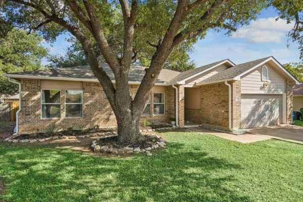 1504 Wroxton Way, Round Rock