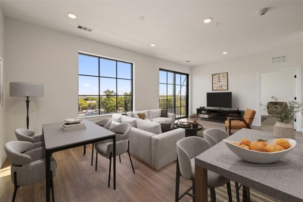 4315 S Congress Ave #332, Austin