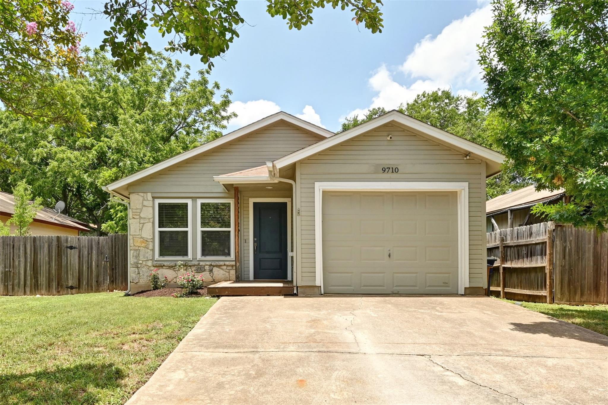 9710 Curlew Dr, Austin