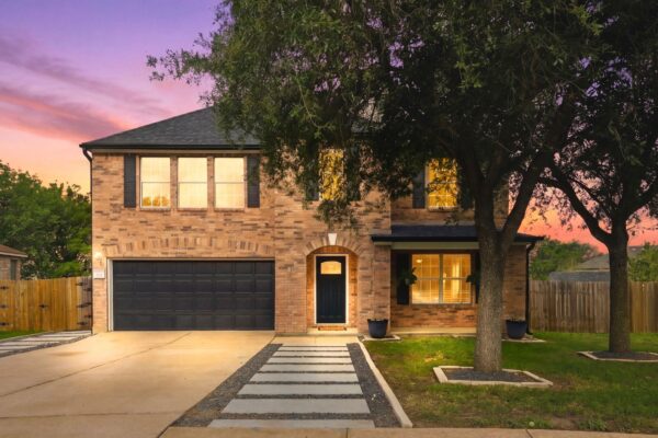 205 N Boone Valley Dr, Round Rock