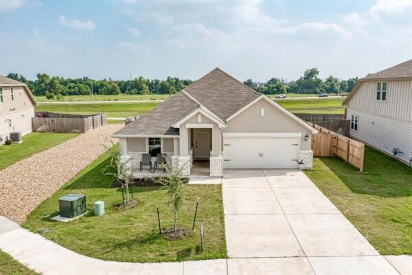 518 Windy Reed Rd, Hutto
