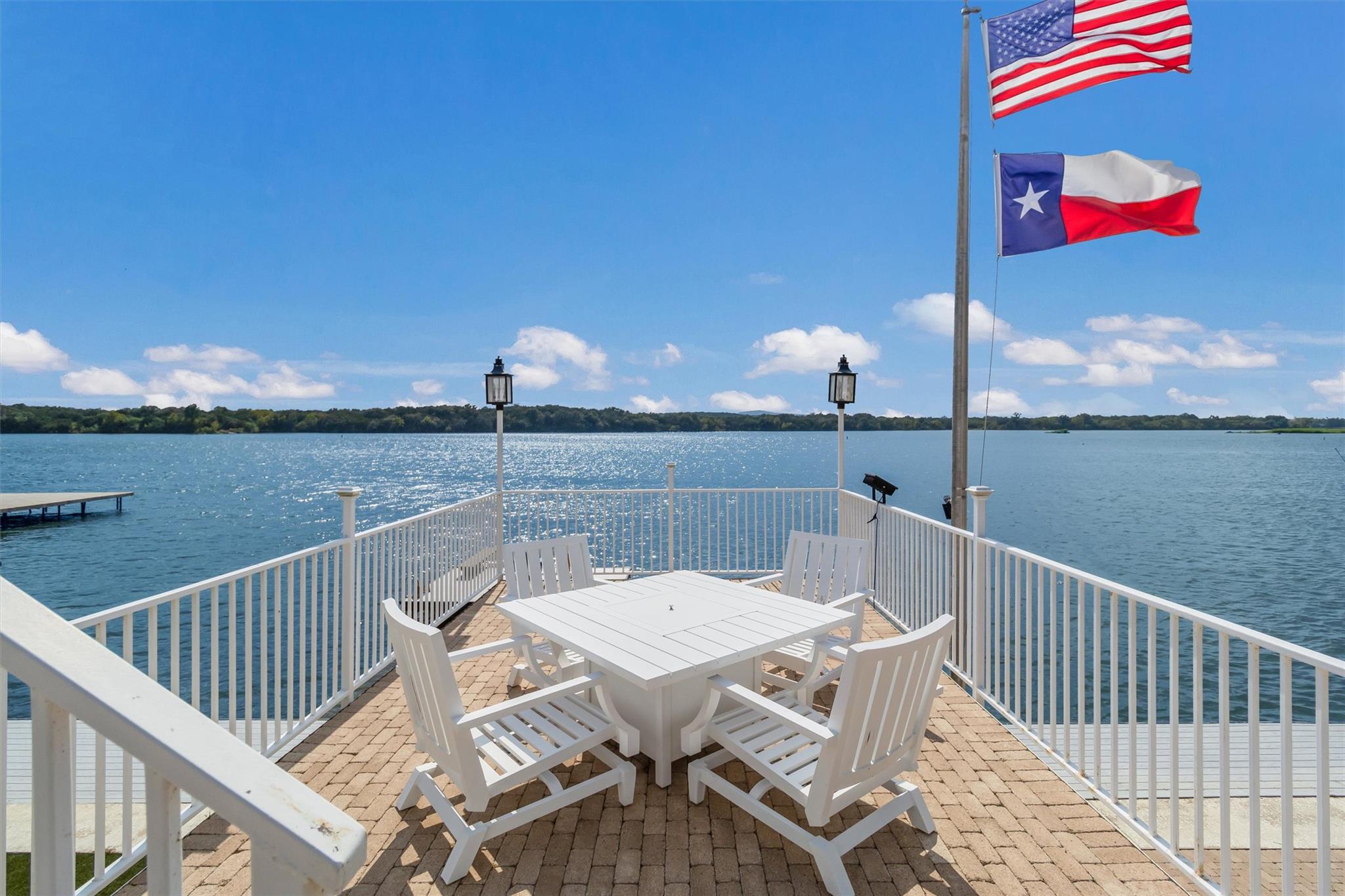 100 S Waterway Dr, Kingsland, TX 78639